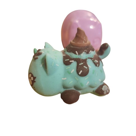 Aphmau Meemeows Mystery Squishy Cat Mint Chocolate Chip Collectible Toy Figure - Picture 4 of 7